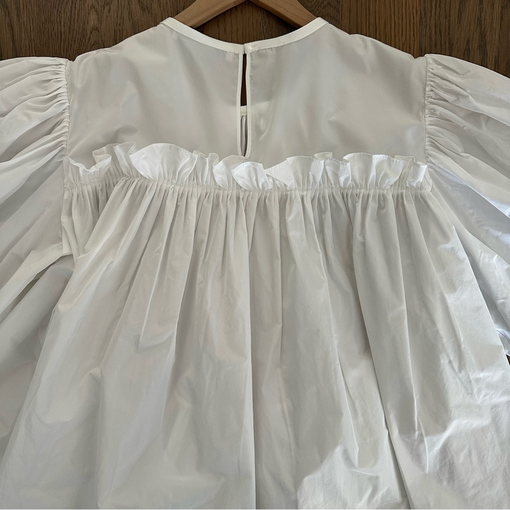 Brogger Round Neck Puff Sleeve Tiered Oversized Taffeta Blouse in White Large - Picture 8 of 8